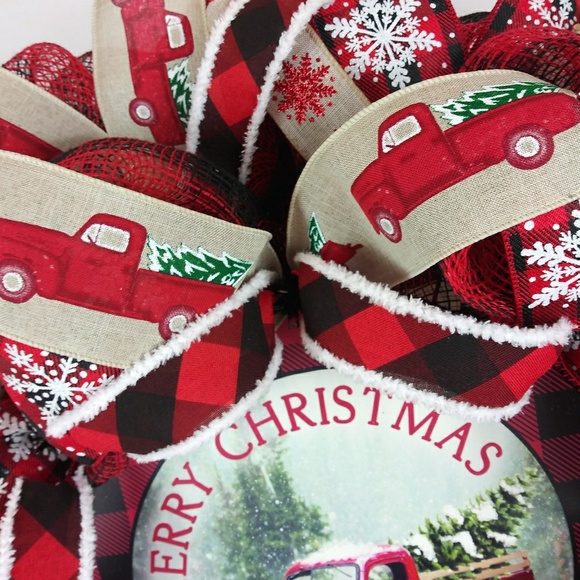 *SOLD* Merry Christmas Farm Truck Welcome Wreath - Picture 2 of 6